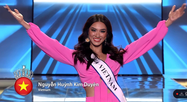 This screenshot shows Vietnam's Nguyen Huynh Kim Duyen at the grand coronation ceremony of Miss Supranational 2022 in Poland, July 16, 2022.