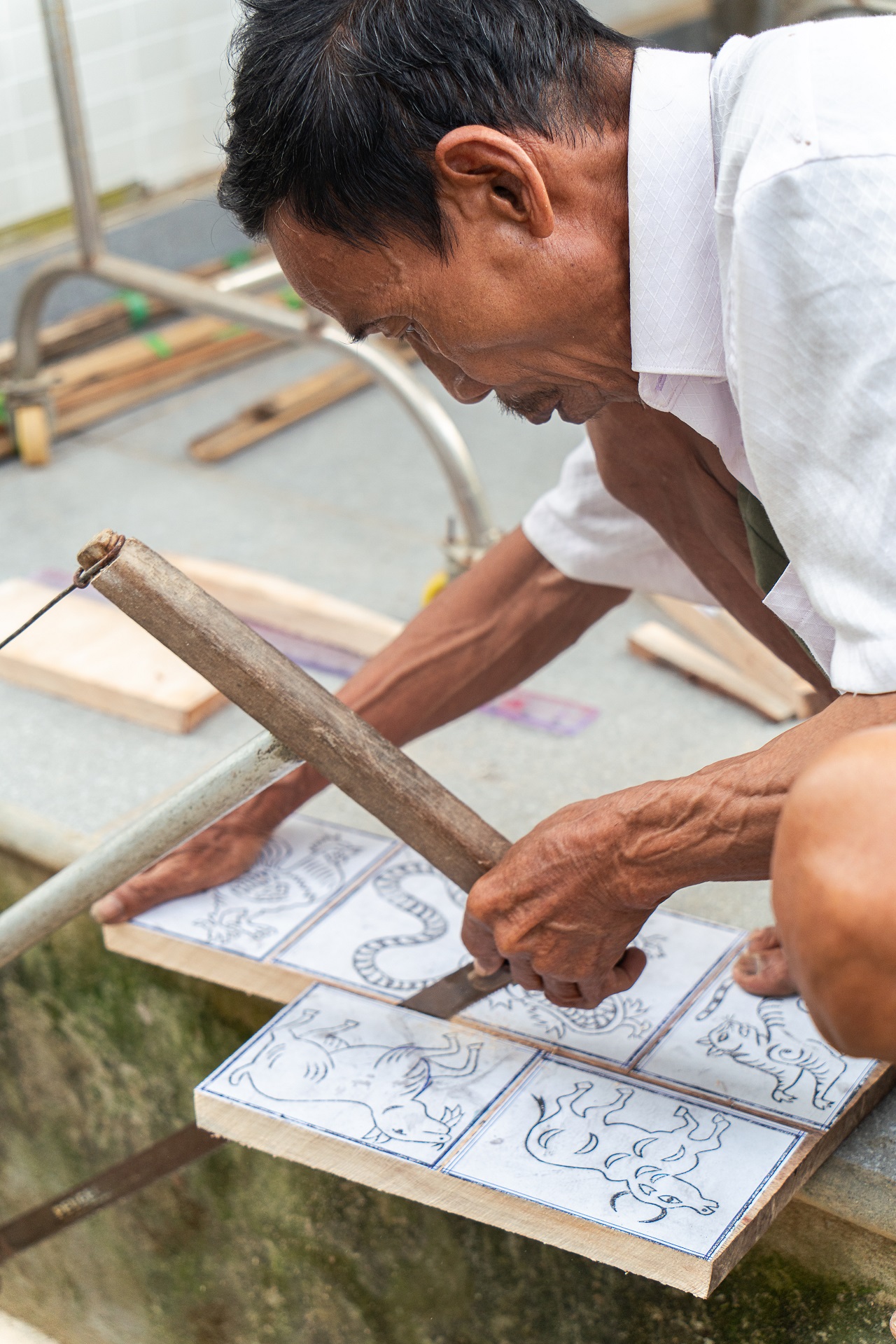 Woodblocks have different sizes and feature various topics. Photo: Nguyen Trung Au / Tuoi Tre News