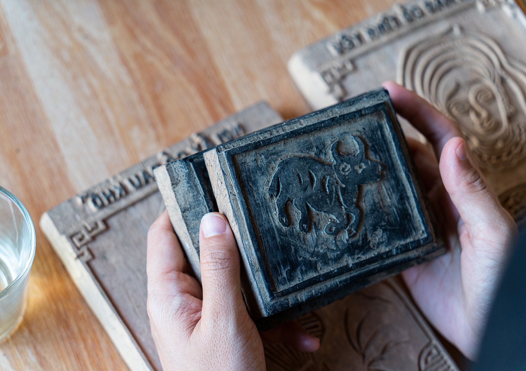 Woodblocks seem simple but will help create special paintings. Photo: Nguyen Trung Au / Tuoi Tre News