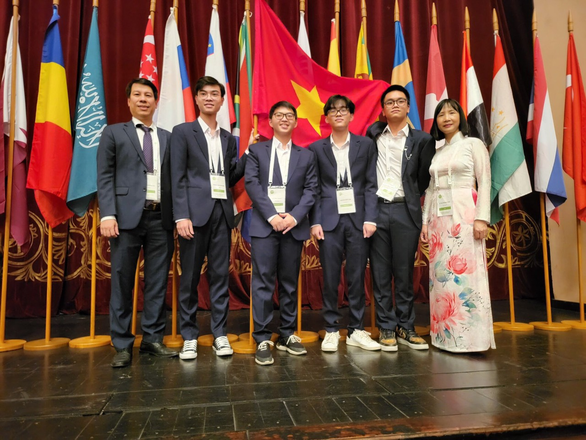 Entire Vietnamese team medals at International Biology Olympiad 2022