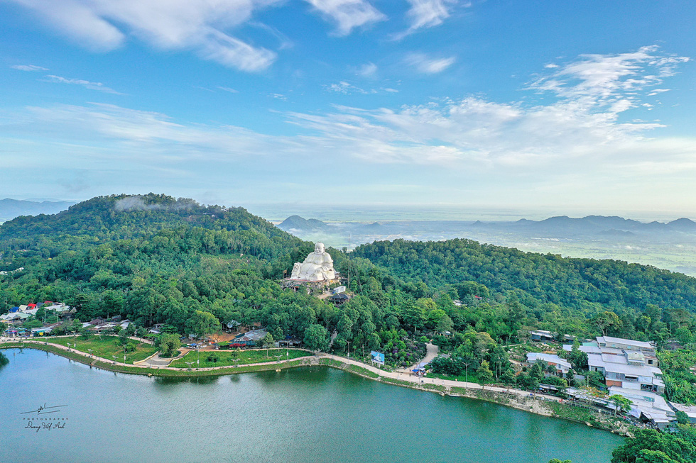 Big Buddha Pagoda Monastery has a Maitreya Buddha statue, which is the biggest in Asia, It measures 33.6 meters tall and weighs 1,700 tons. Made of steel and concrete, the statue is built in harmony with the mountains that surround it. Photo: Duong Viet Anh / Tuoi Tre