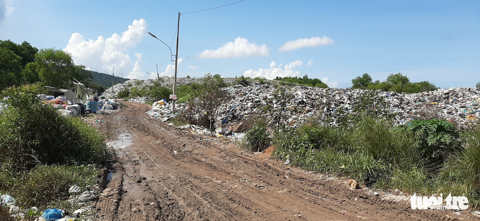 A landfill in Cua Can Commune, Phu Quoc City. Photo: C.Hanh / Tuoi Tre