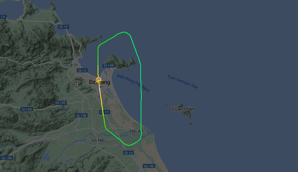 This screenshot from Flightradar24 shows flight VN 7184 traveled around Son Tra peninsula and Quang Nam Province before making an emergency landing at the Da Nang International Airport due to a technical error, July 27, 2022.