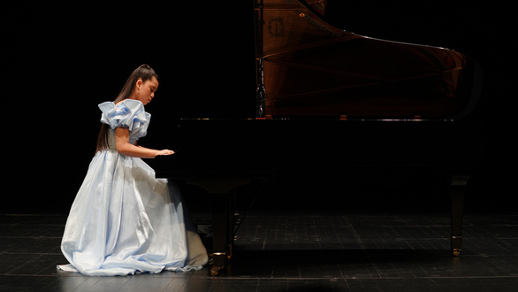 Bella Vu plays the piano at the 9th Asia Arts Festival. Photo: Supplied