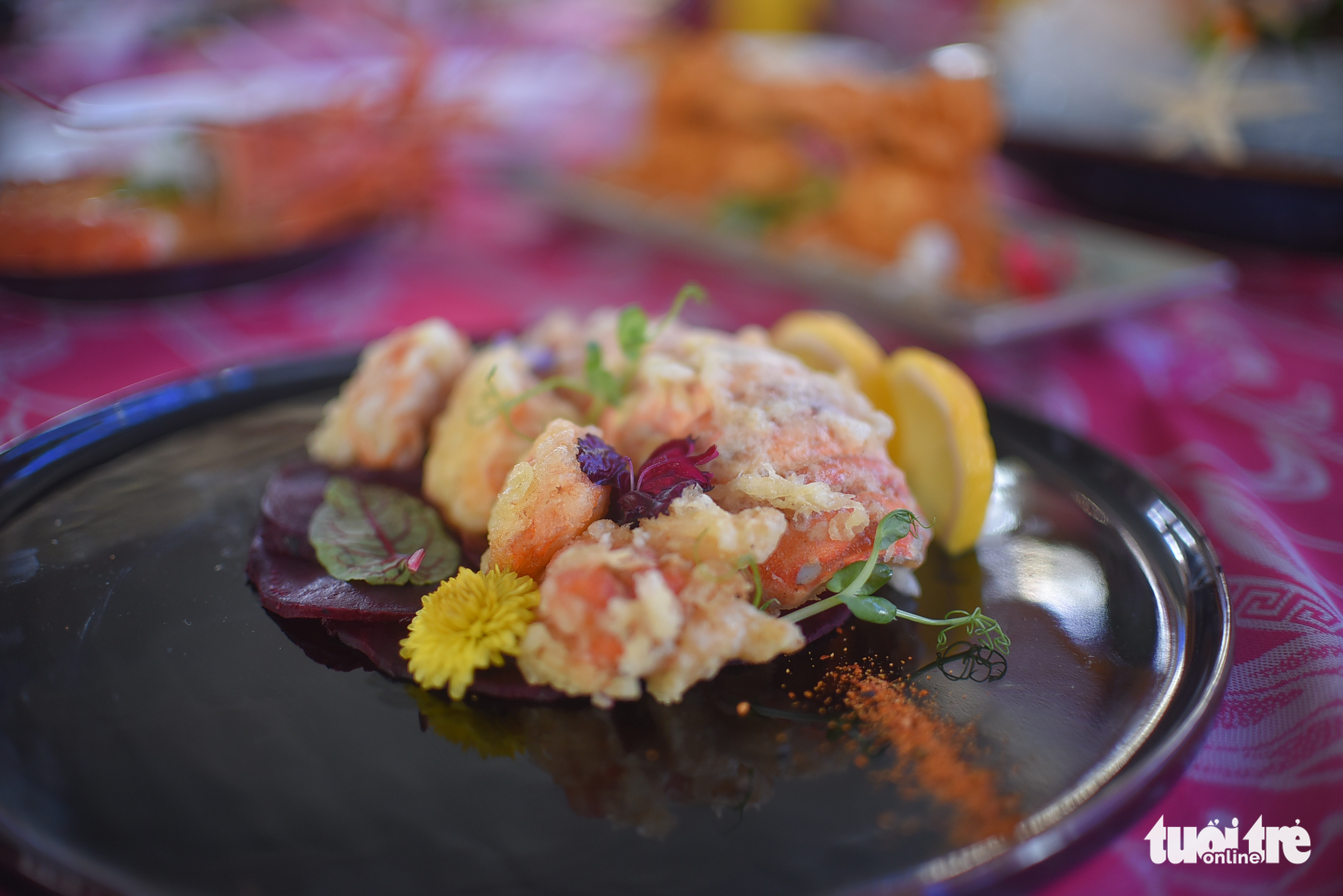 A lobster dish at a culinary contest in Phu Yen Province, Vietnam, July 31, 2022. Photo: Lam Thien / Tuoi Tre