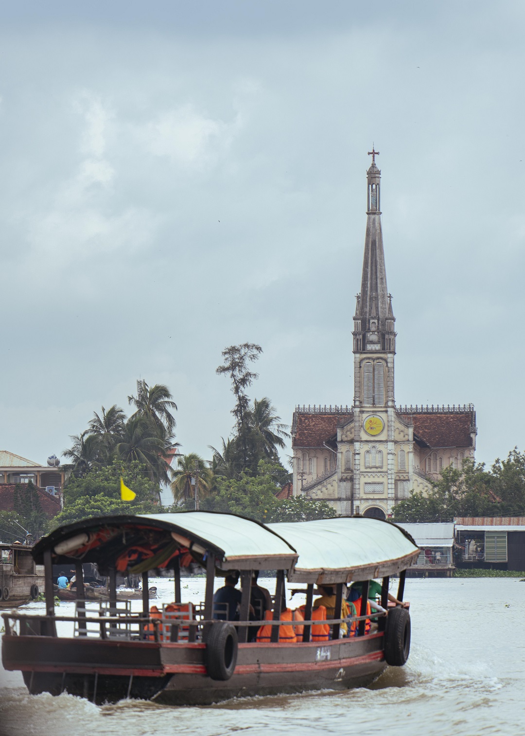 The front of Cai Be Church seen from Cai Be Floating Market. Photo: Nguyen Trung Au / Tuoi Tre
