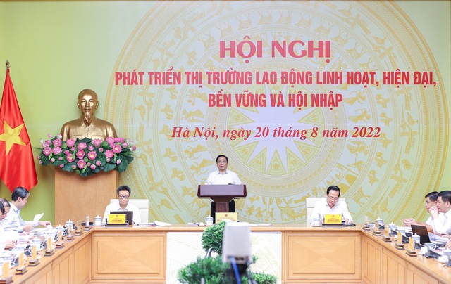 Average monthly salary of Vietnamese workers remains low