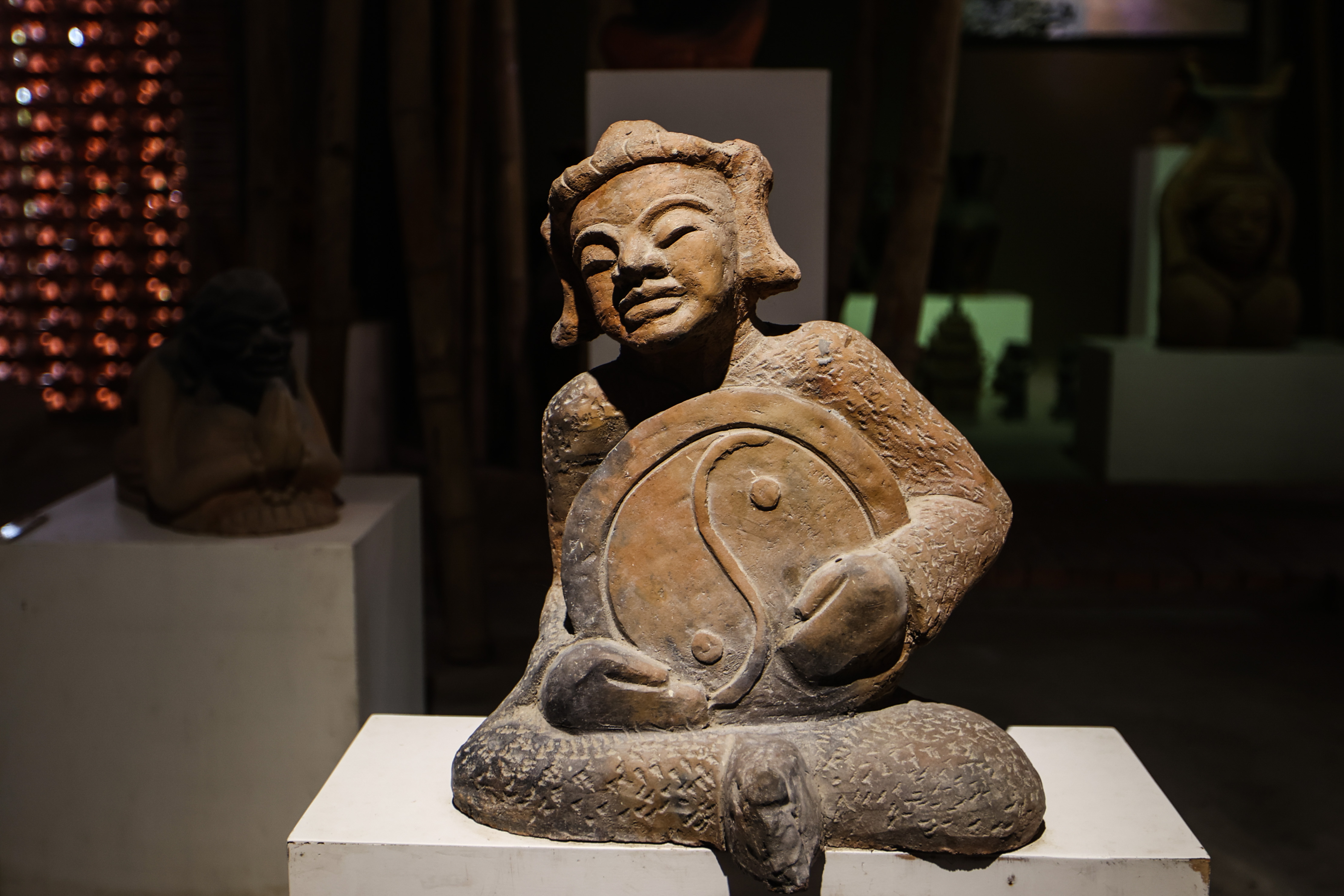 A pottery statue on display at Thanh Ha Pottery Park in Thanh Ha Pottery Village, Thanh Ha Ward, Hoi An City, Quang Nam Province. Photo: Nguyen Khanh / Tuoi Tre