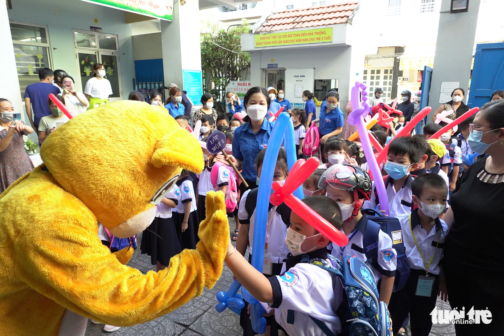 Students back to school in Ho Chi Minh City