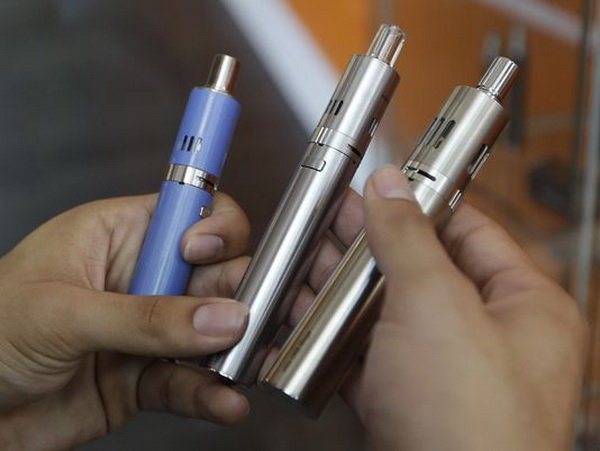 7 teen girls suffer nausea, dizziness after smoking e-cigarettes in class in Vietnam