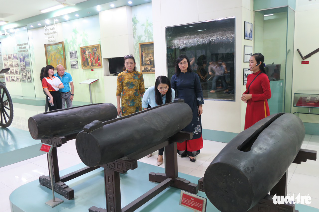 Visitors tour the historical Nga Ba Giong relic in District 12, Ho Chi Minh City. Photo: T.T.D / Tuoi Tre