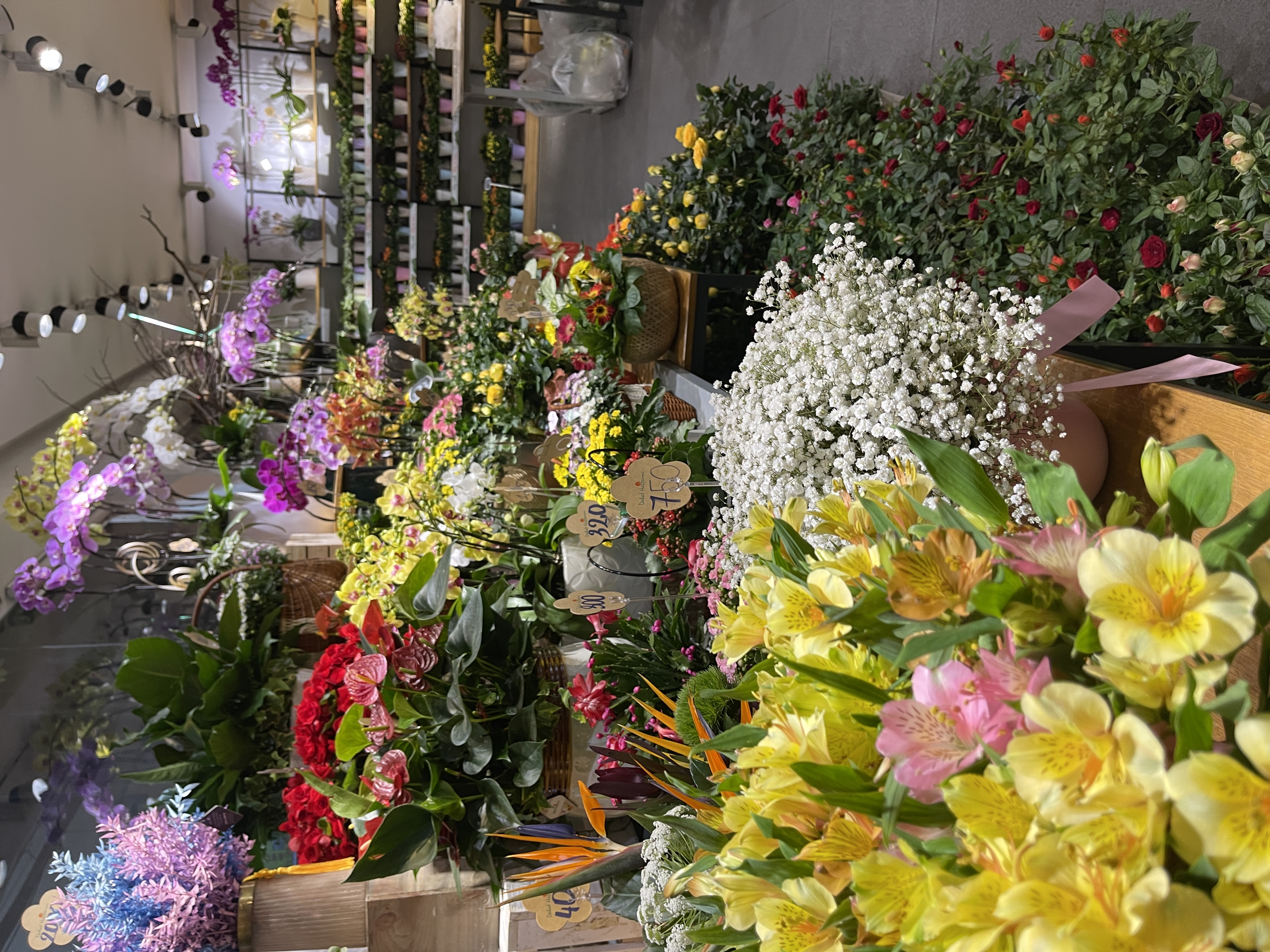 Flowers are displayed at a shop in Tan Binh District, Ho Chi Minh City. Photo: Dong Nguyen / Tuoi Tre News