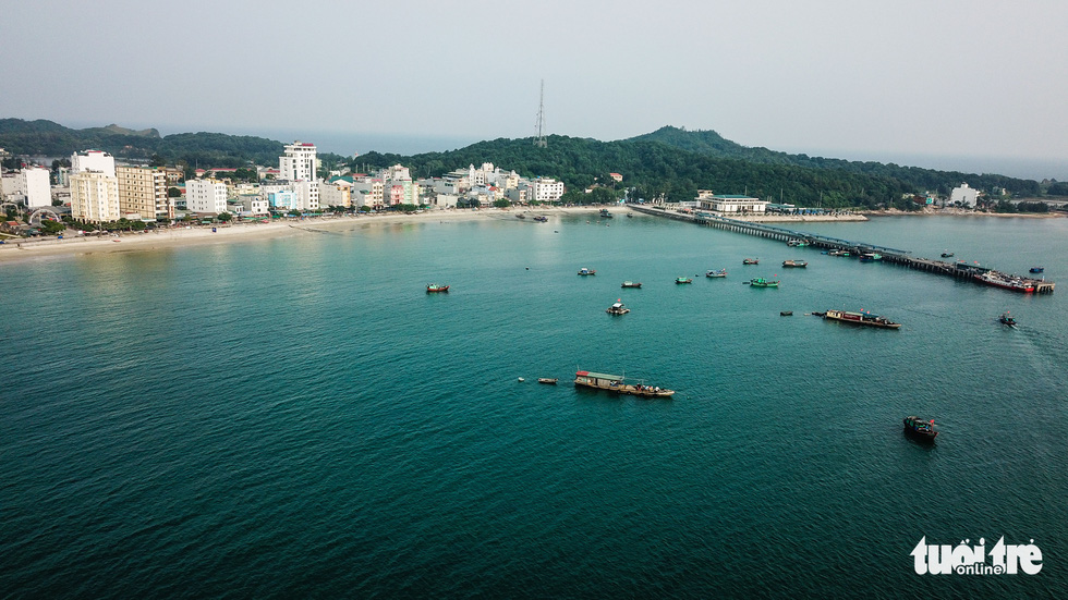 An overall view of Co To Town in Quang Ninh Province. Photo: Nguyen Khanh / Tuoi Tre