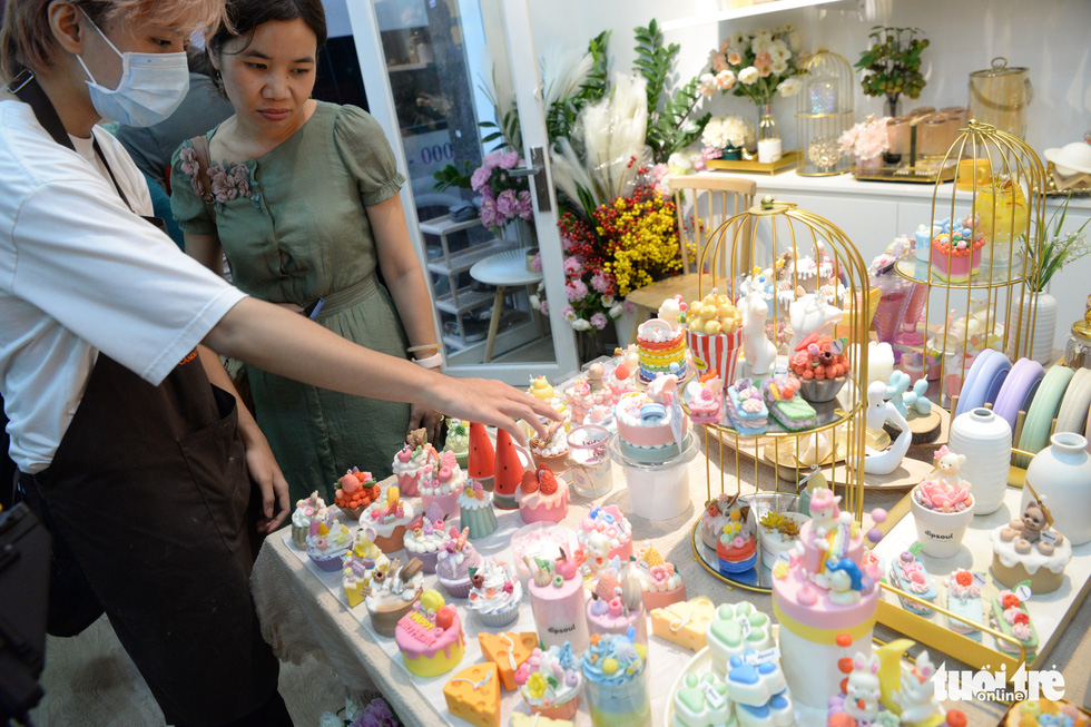 Scented candles are on display at Dip Soul Candle shop in Tan Binh District, Ho Chi Minh City. Photo: T.T.D / Tuoi Tre