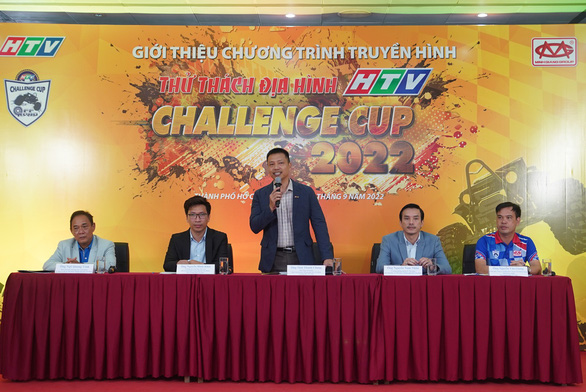 Thai Thanh Chung, deputy general director of Ho Chi Minh City Television (HTV), speaks during a press conference of the ‘HTV Challenge Cup’ off-road racing show, September 6, 2022. Photo: M.Q. / Tuoi Tre