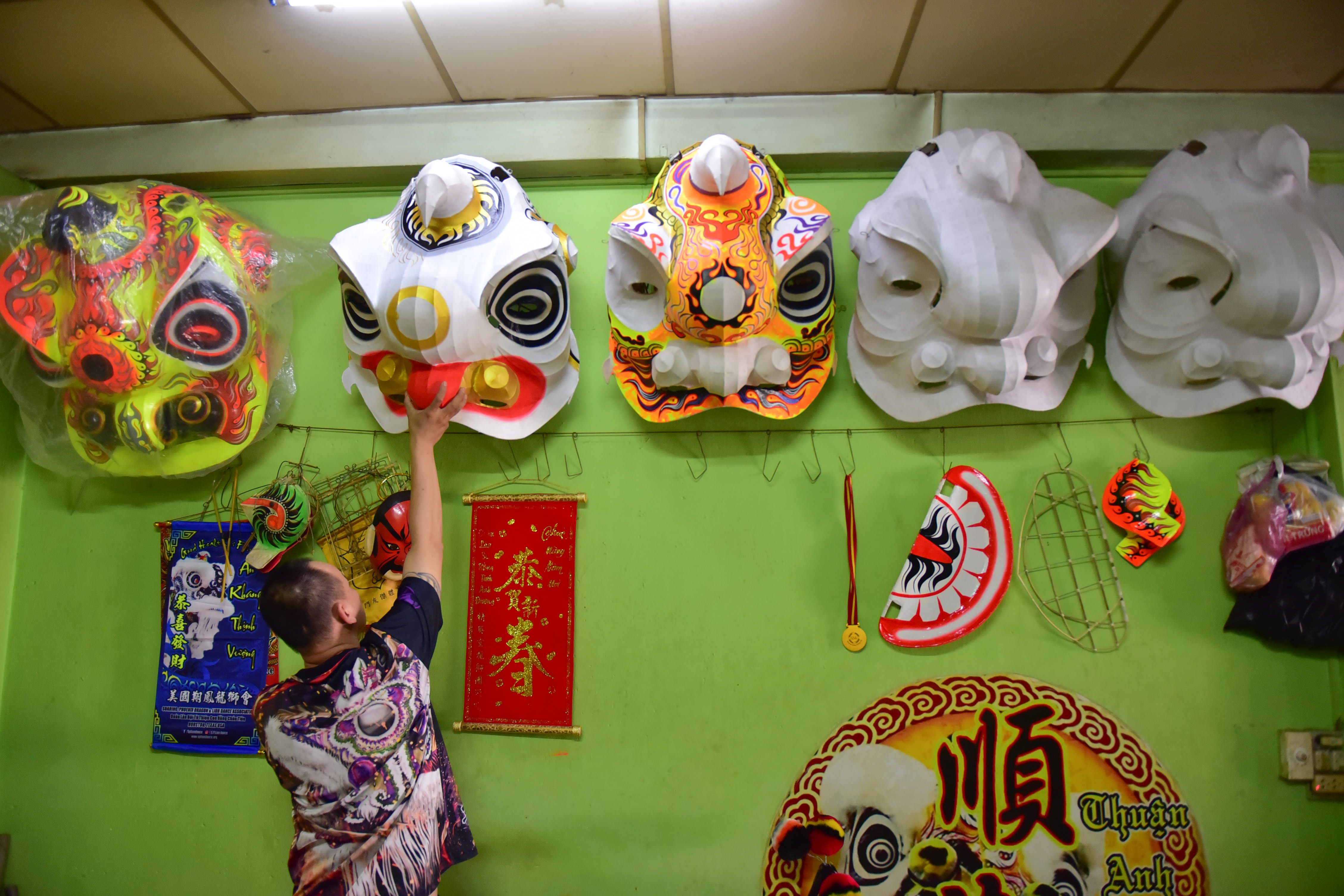 It takes some five to seven days to make a lion head from scratch. Photo: Ngoc Phuong / Tuoi Tre News