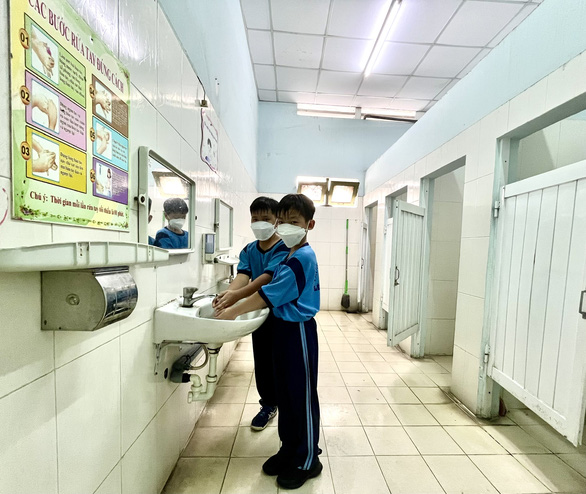Over 210 students share a single restroom in Vietnam