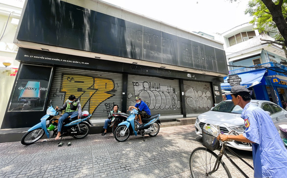 The front of a house on Nguyen Binh Khiem Street in District 1 is vandalized. Photo: Le Phan / Tuoi Tre