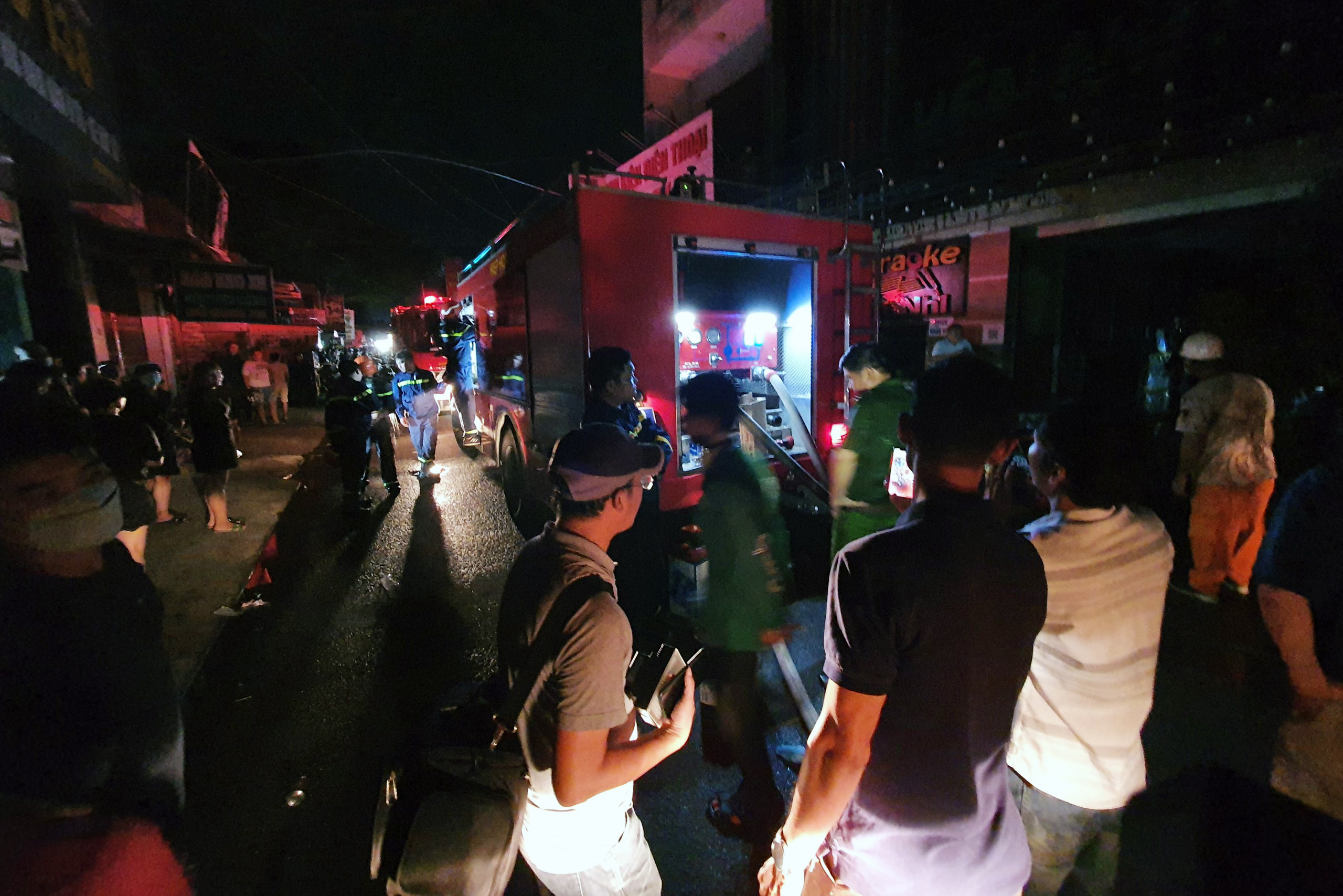 Customers, employees safe after fire hits karaoke parlor in southern Vietnam