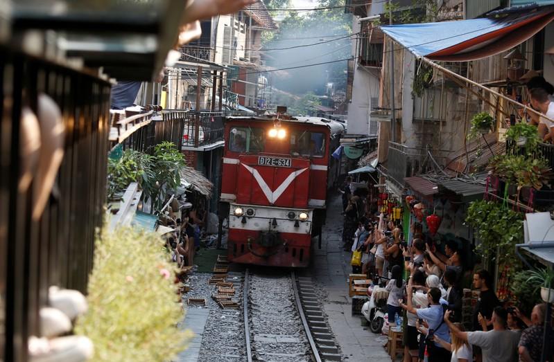 Hanoi’s famed trackside cafés illegally reopen