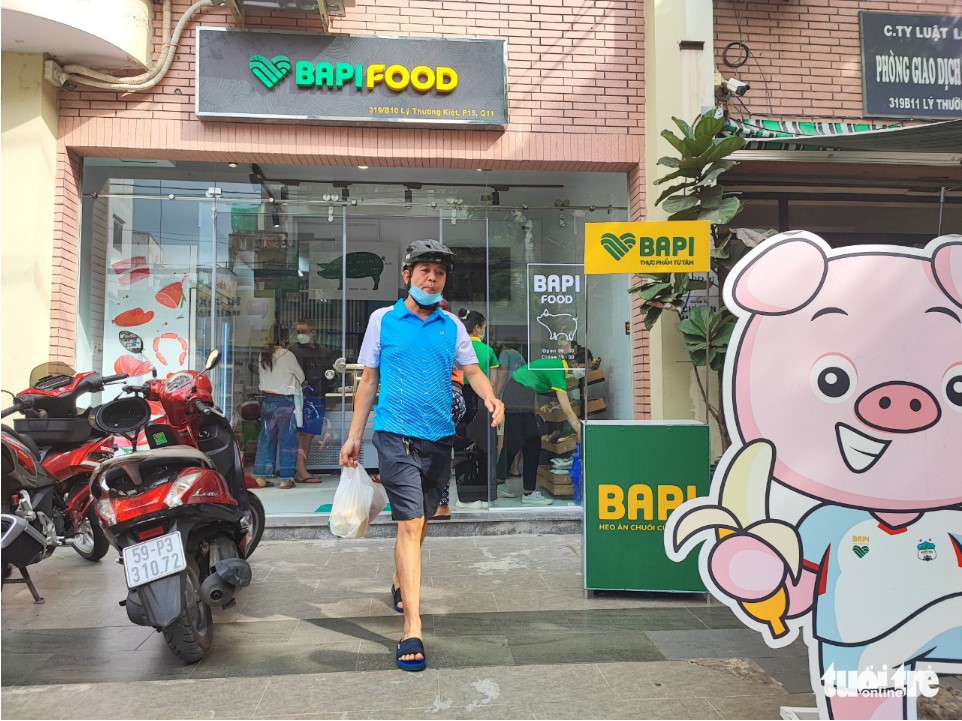 Hoang Anh Gia Lai announced that they will rapidly expand their chain of Bapi Food stores in the near future. Photo: N. Tri / Tuoi Tre
