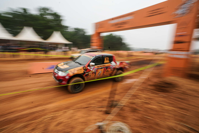 A car speeds on the course of Knock Out the King 2018, held in Hanoi, between March 24 and 25, 2018. Photo: Tuoi Tre