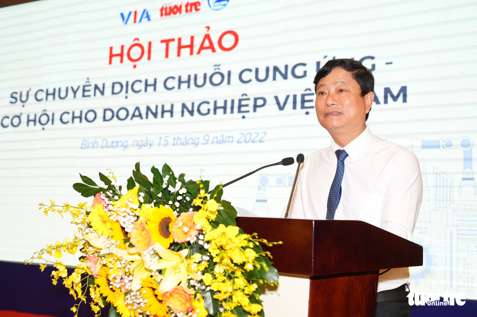 Vo Van Minh, chairman of the Binh Duong People’s Committee, says the province is going ahead with many plans to brace for supply chain shifts in supporting industries. Photo: Huu Hanh / Tuoi Tre