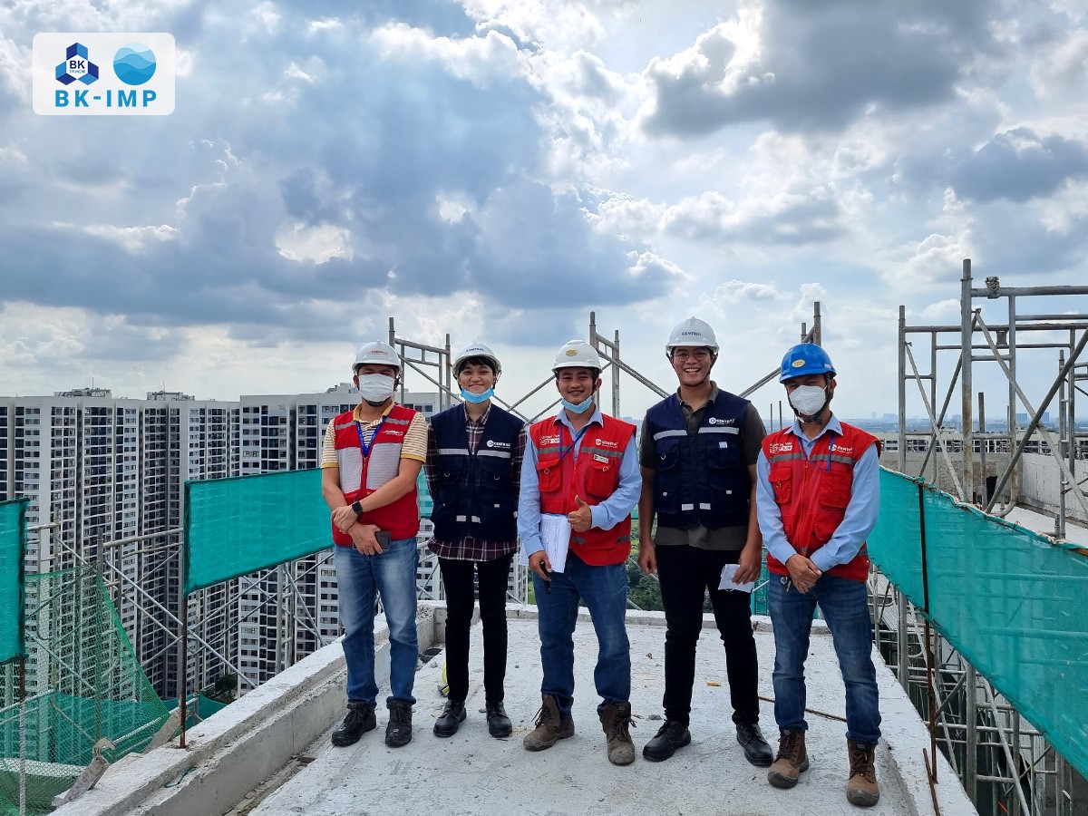 BK-IMP students visit Masteri Centre Point construction sites at the Vinhomes Grand Park metropolitan area in Ho Chi Minh City.