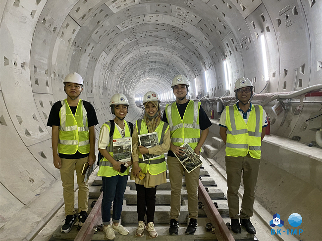 BK-IMP students are pictured visiting the Ho Chi Minh City Metro construction site in 2020 to observe the latest practices in construction manangement.