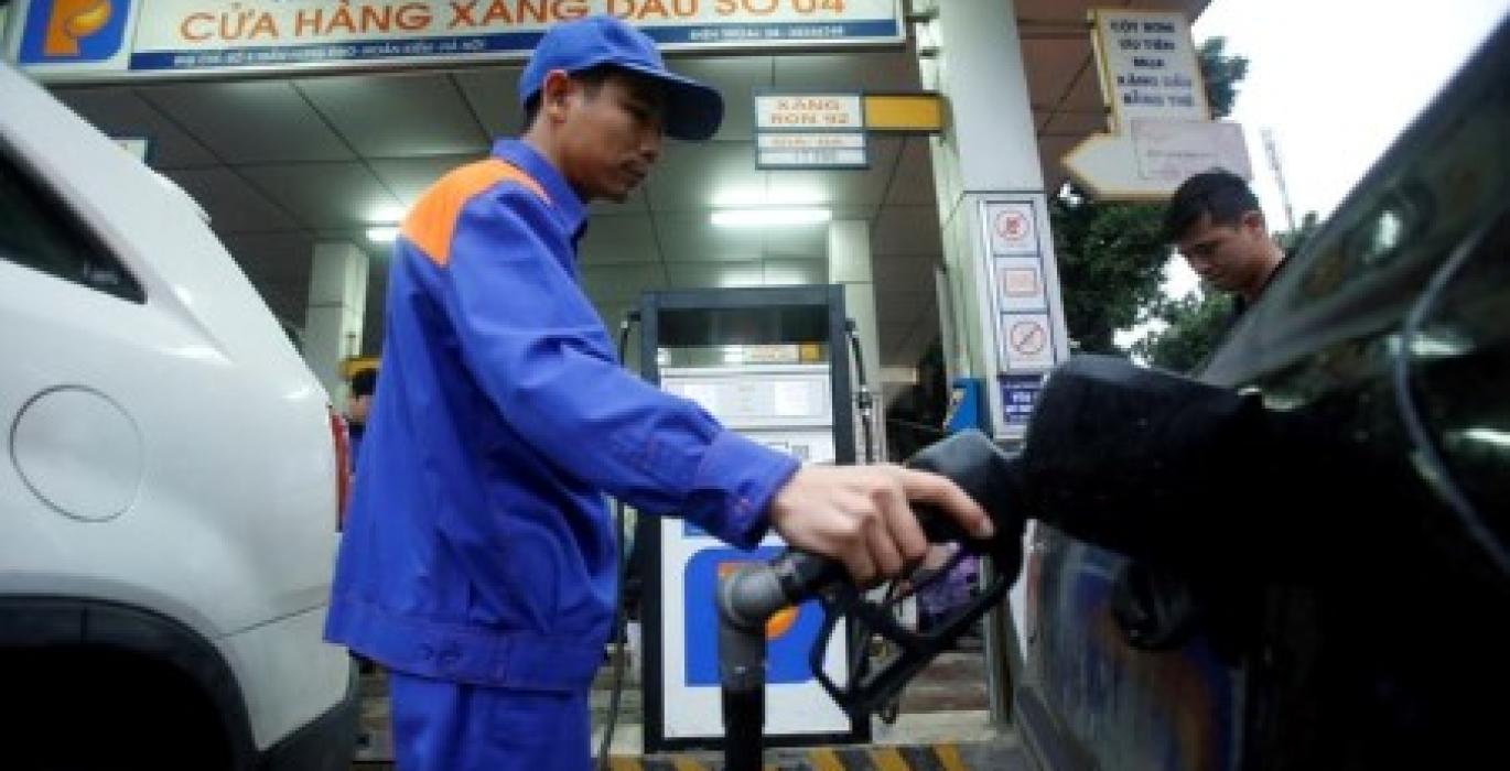 Vietnam plans cuts in fuel taxes as inflation rises