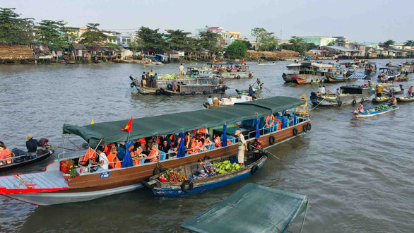 Mekong Delta’s iconic floating market goes lifeless as sellers abandon boats