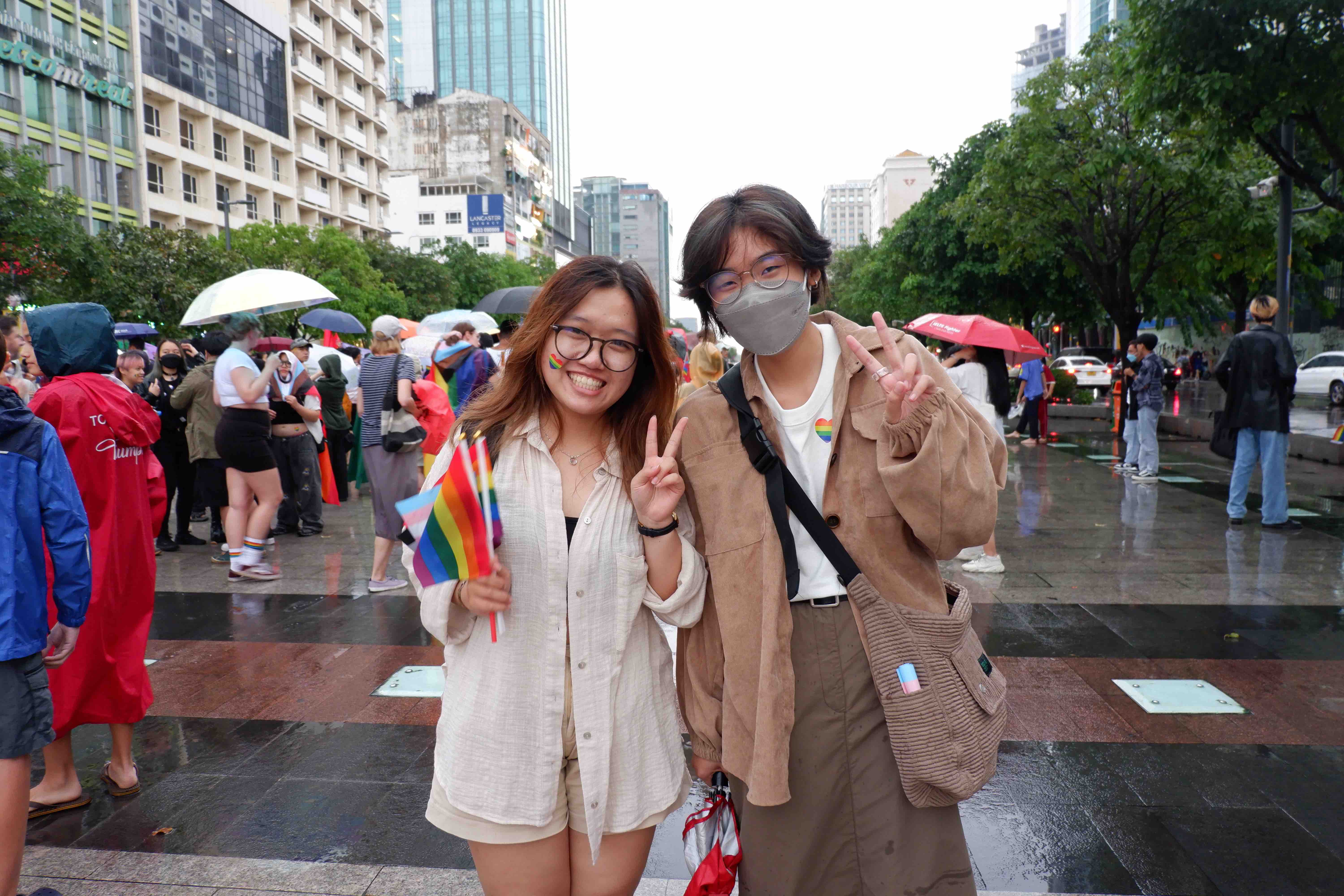 Young participants hold flags to show support for freedom and equality LGBT community during the VietPride parade in Ho Chi Minh City on October 1, 2022. Photo: Linh To / Tuoi Tre News