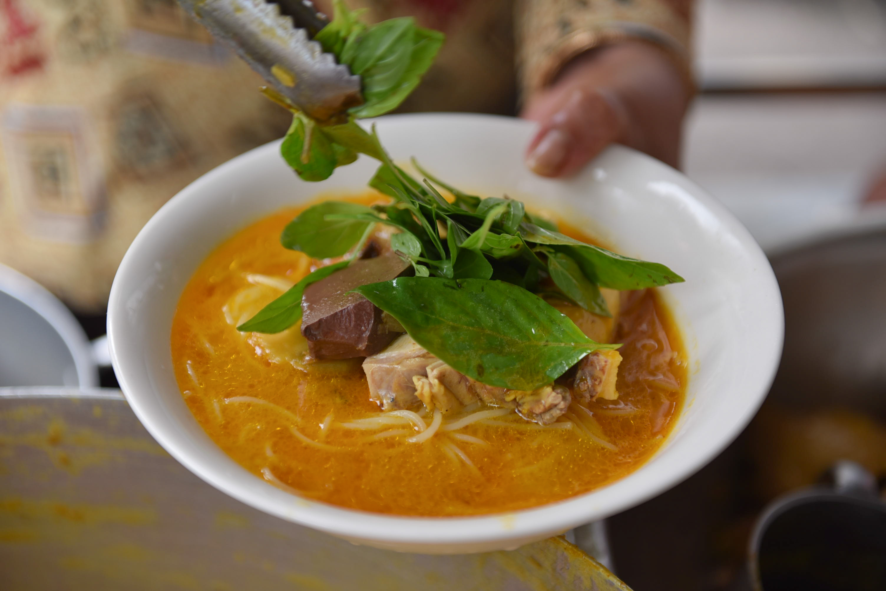 A bowl of curry noodles at Chi Muoi in District 11, Ho Chi Minh City. Photo: Ngoc Phuong / Tuoi Tre News