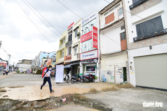 The second metro line project in Ho Chi Minh City linking Ben Thanh Market in District 1 and Tham Luong Depot in District 12 has lagged behind schedule and loan contracts for it has expired, but work on the project has yet to start. Photo: Quang Dinh / Tuoi Tre
