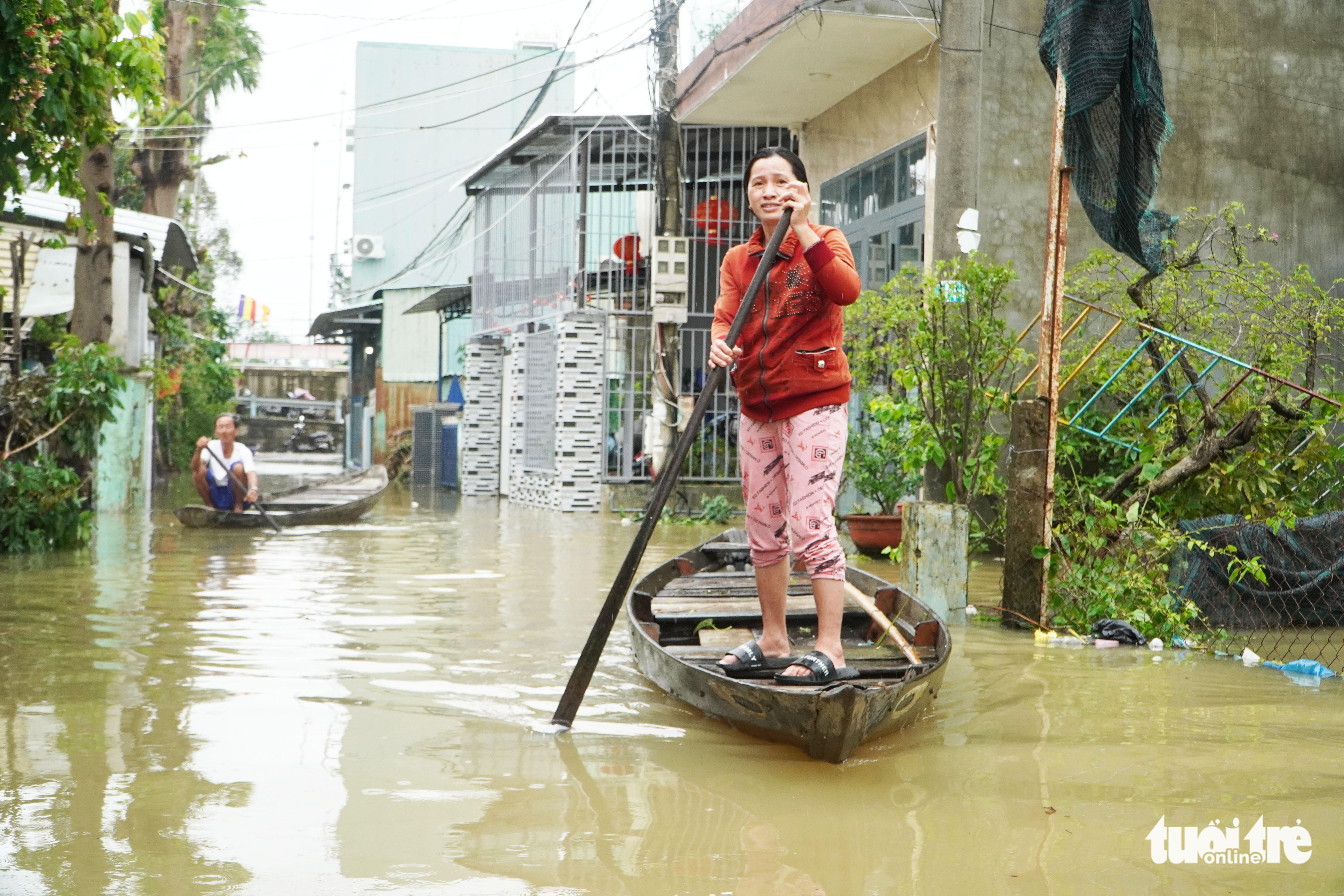 People travel by boat in flooded Quang Nam Province, Vietnam, October 11, 2022. Photo: Le Trung / Tuoi Tre