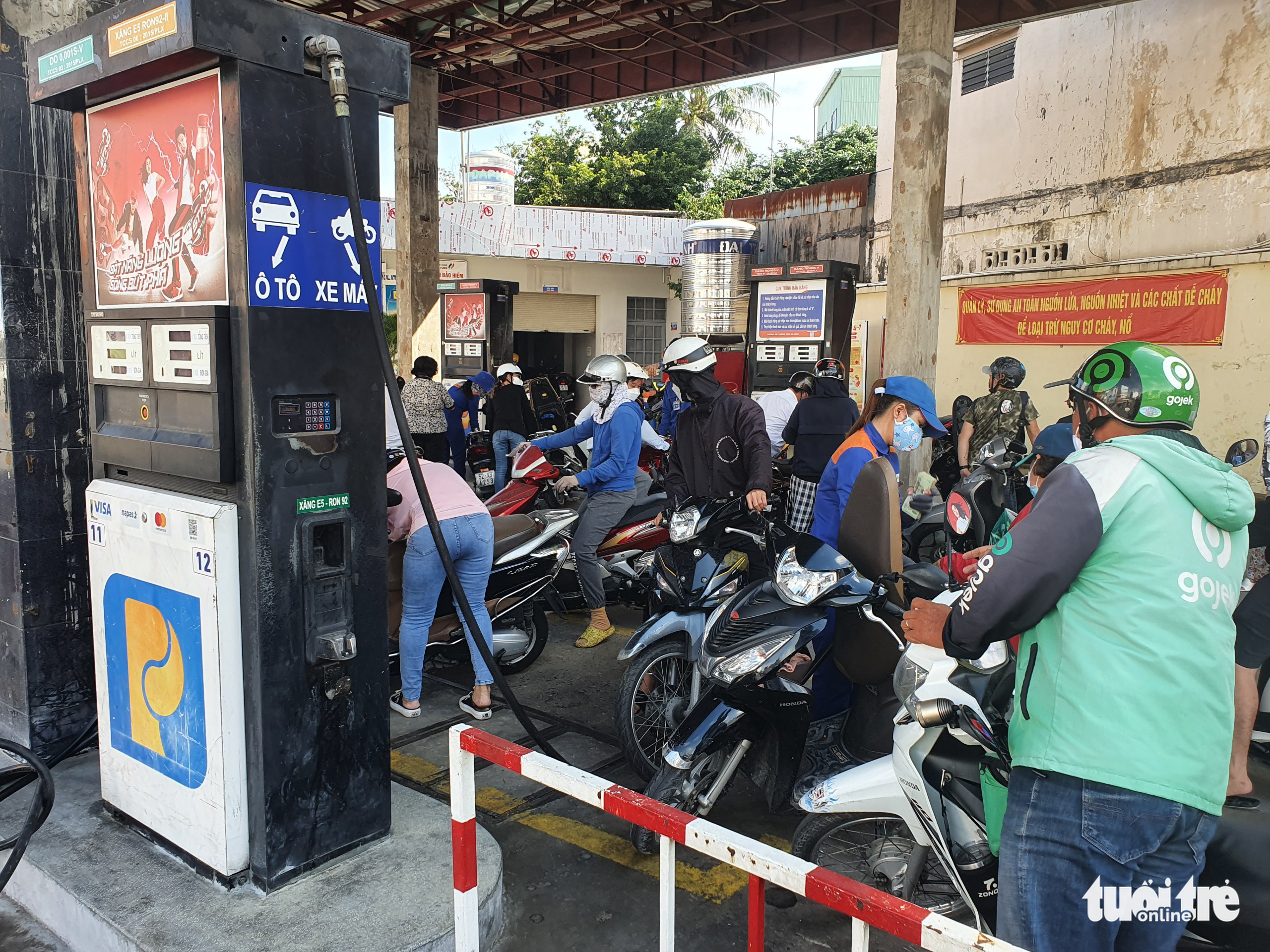 Gasoline purchases easier in Ho Chi Minh City after price increase