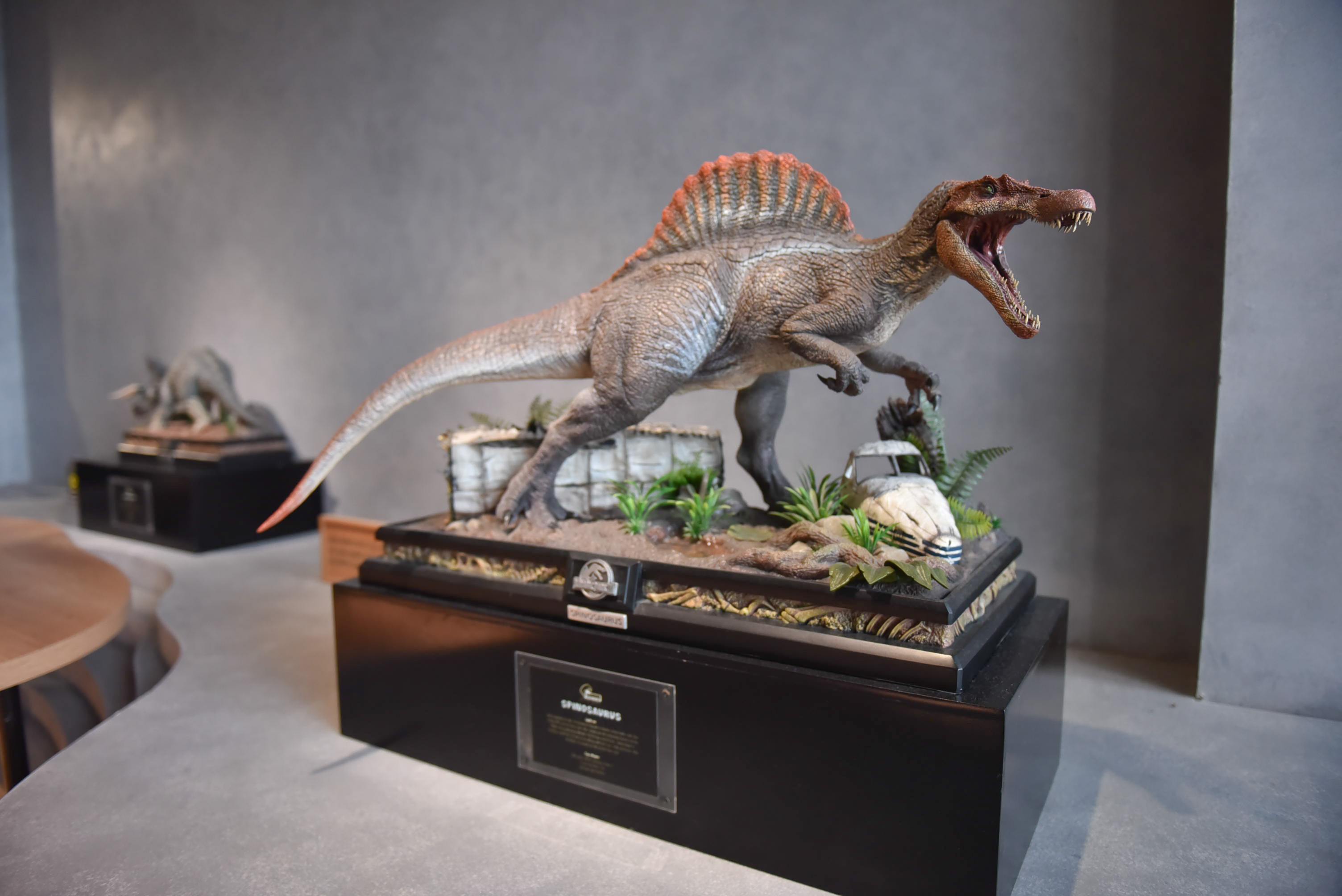 A dinosaur model on display at SAURUS Coffee & Gallery in Go Vap District, Ho Chi Minh City. Photo: Ngoc Phuong / Tuoi Tre News