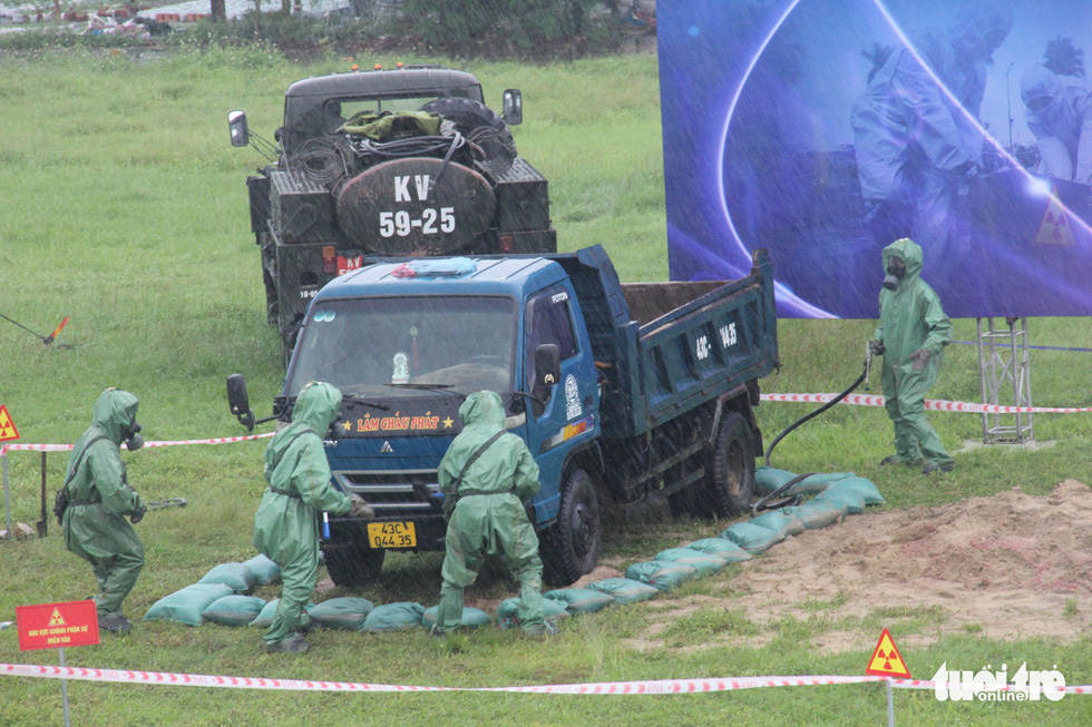 Officers engage in a radiation and nuclear response drill in Da Nang, Vietnam, October 14, 2022. Photo: Truong Trung / Tuoi Tre