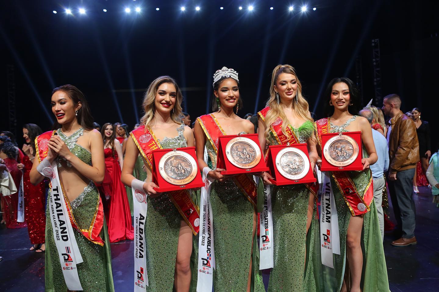 Vietnamese beauty named 4th runner-up of Miss Globe 2022