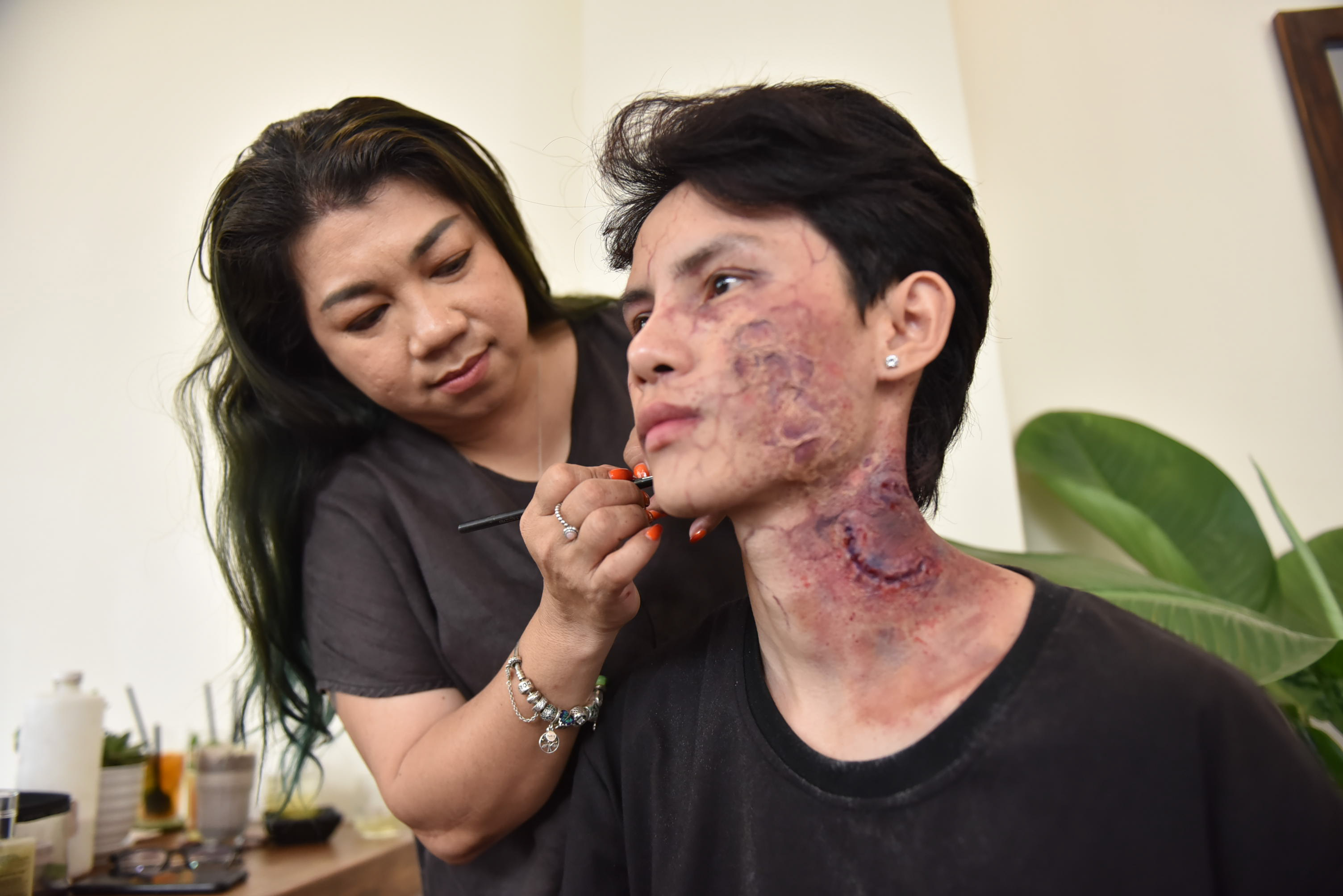 Vietnamese woman transforms ordinary actors into terrifying zombies