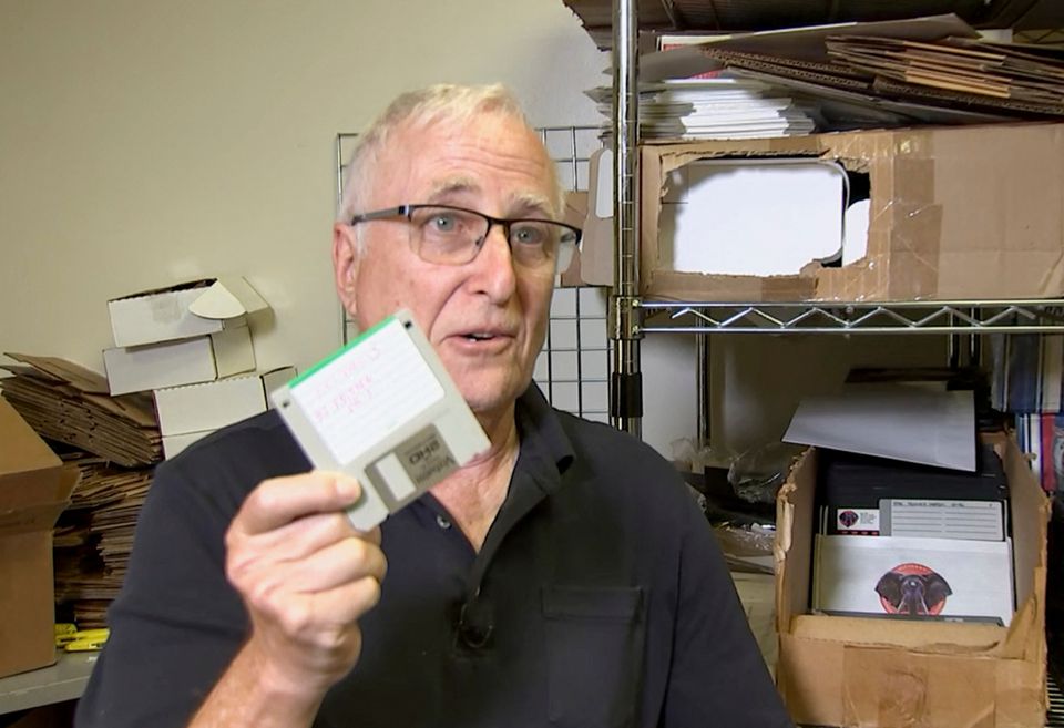 Tom Persky, owner of floppydisk.com and disk trader, shows off a 3.5-inch computer disk at his warehouse in Lake Forest, California, U.S., October 6,2022 in this screengrab from a Reuters TV video. Photo: Reuters