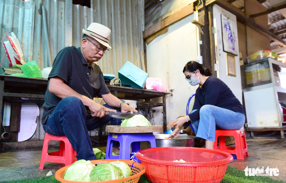 Ex-gangster offers free meals to poor patients in Ho Chi Minh City
