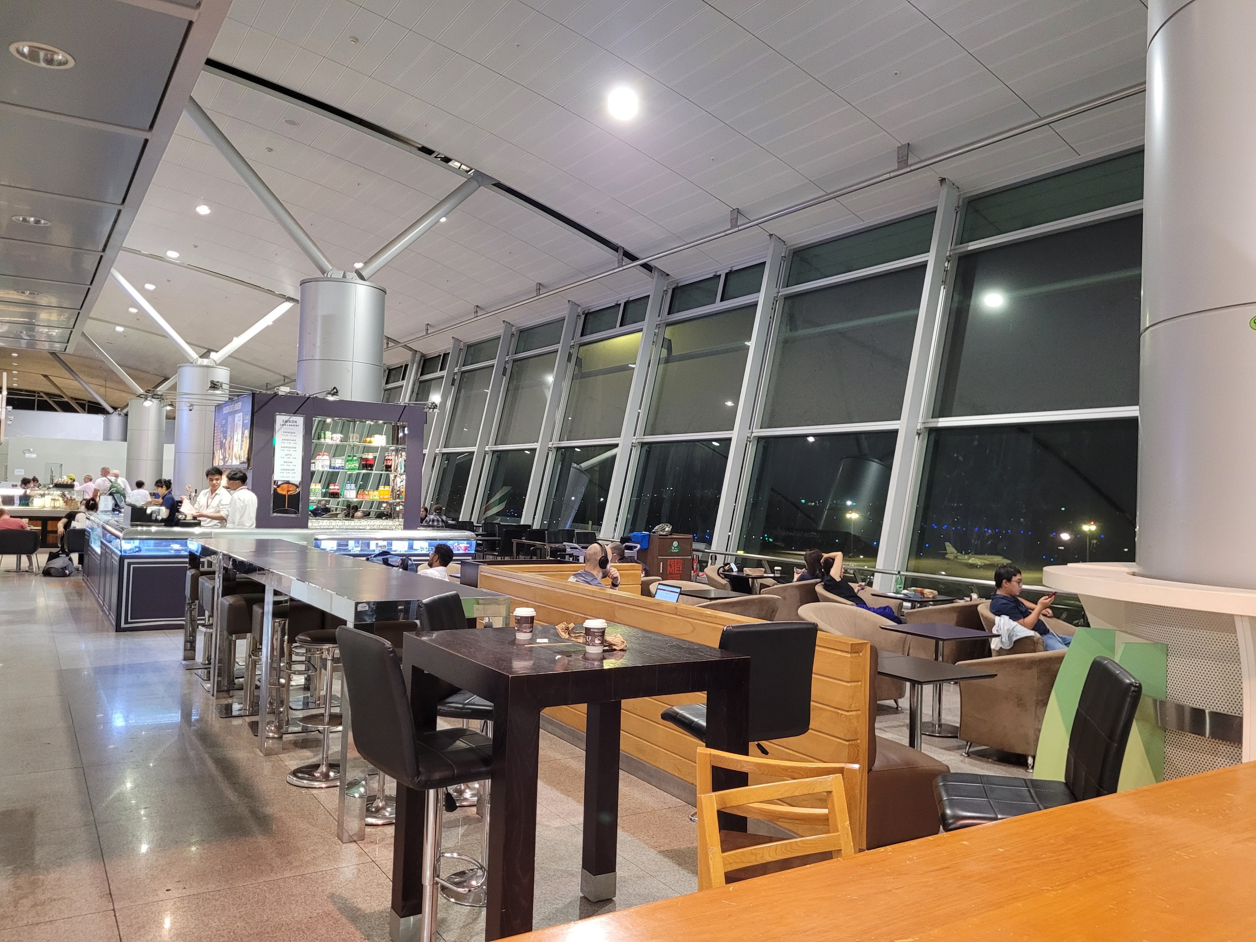 A dining area at the departure terminal in Tan Son Nhat International Airport Ho Chi Minh City, Vietnam. Photo: Ray Kuschert / Tuoi Tre News