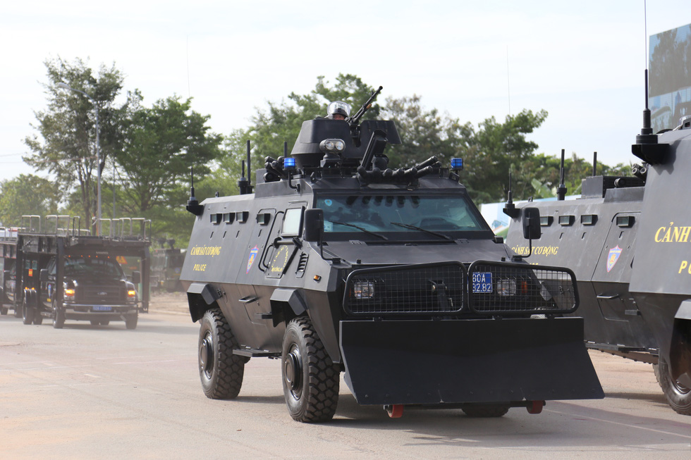 Another kind of armored vehicle which are used to fight against terrorism, demonstrations and riots, and disperse crowds. Photo: Minh Hoa / Tuoi Tre