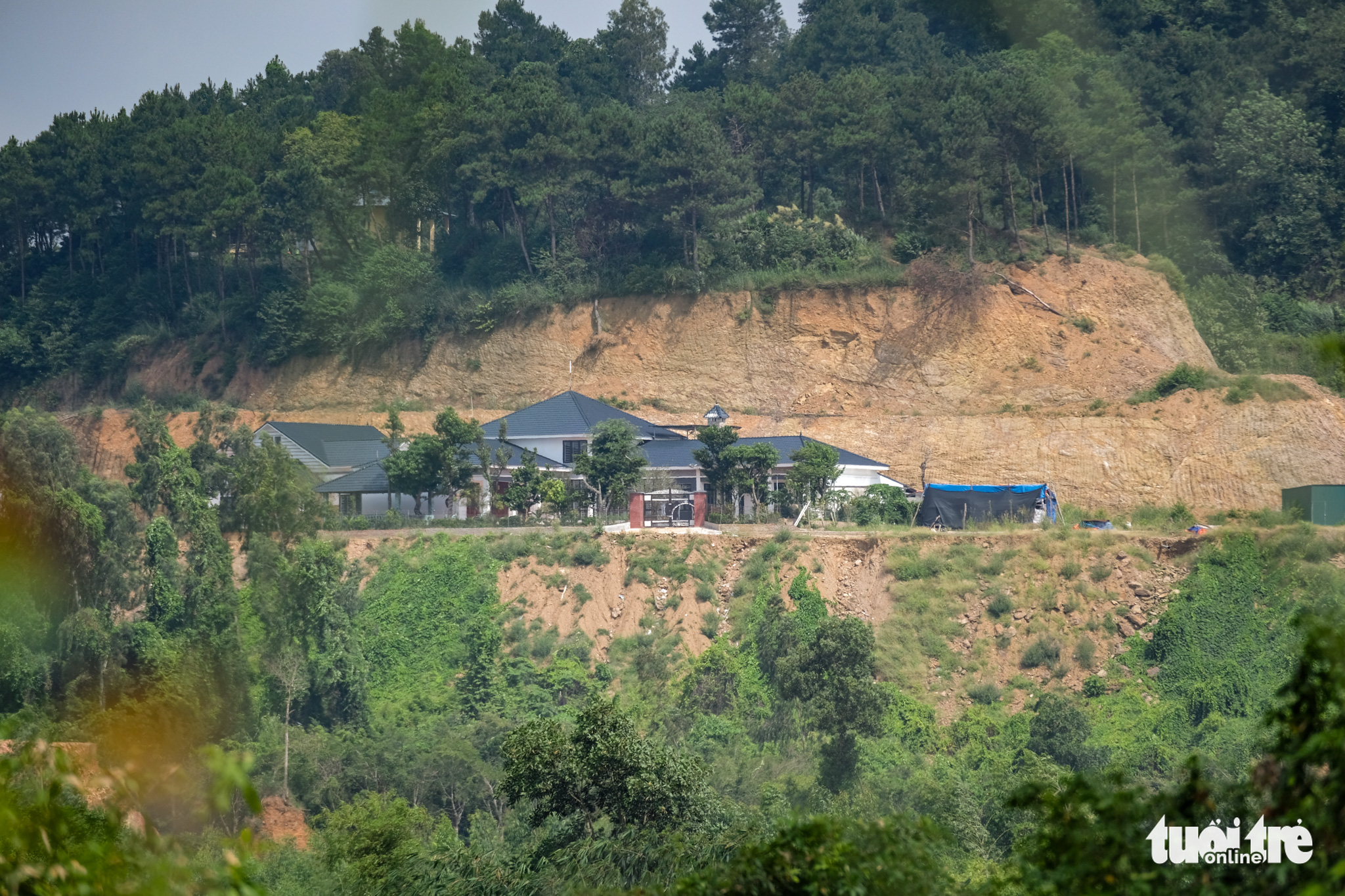 Villas and mansions are seen on the destroyed Dinh mountain in Vinh Phuc Province, Vietnam. Photo: Tuoi Tre