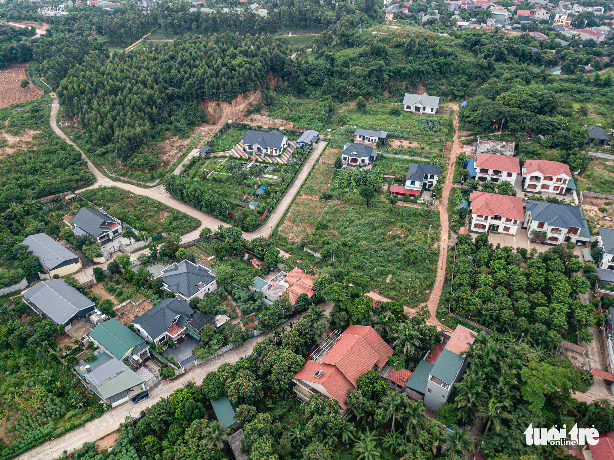 Villas and mansions are seen on the destroyed Dinh mountain in Vinh Phuc Province, Vietnam. Photo: Tuoi Tre