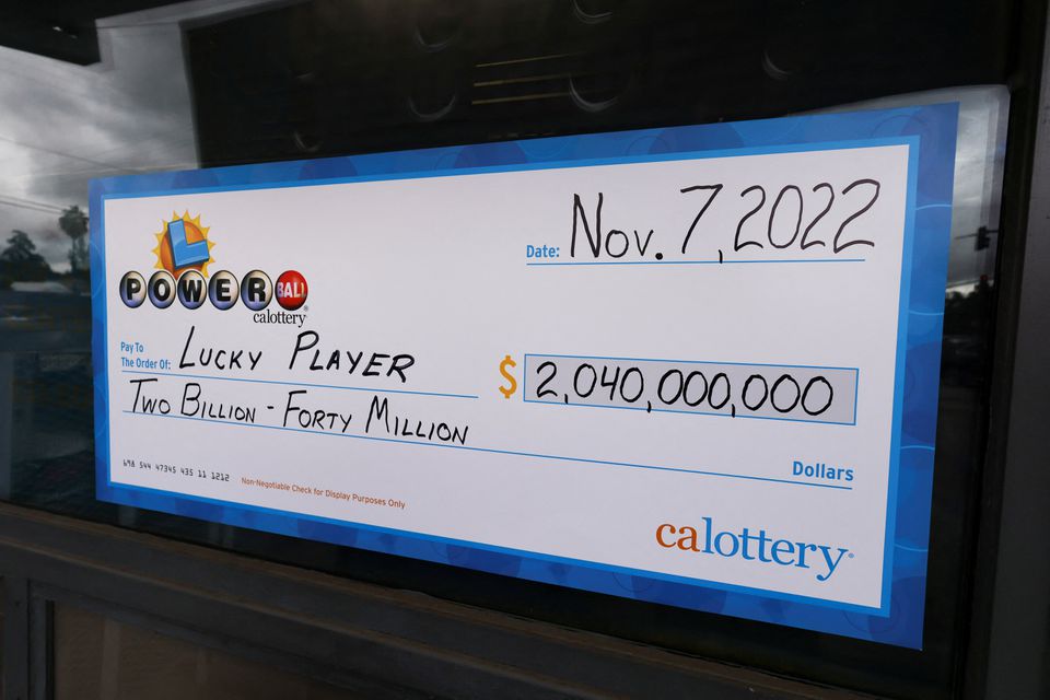 California Powerball player to claim record $2 billion jackpot
