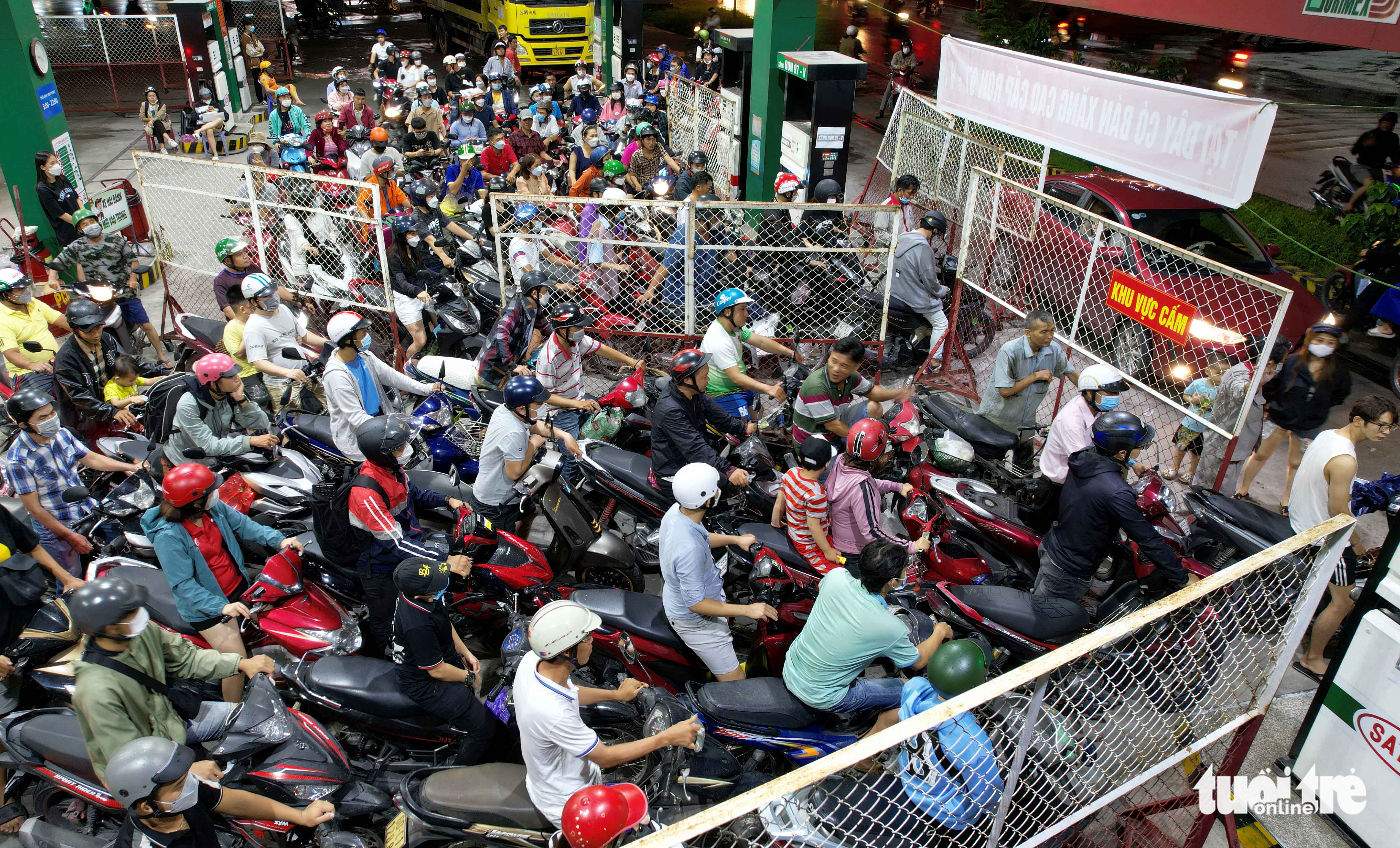 Vietnam cenbank tells lenders to meet fuel importers' credit needs