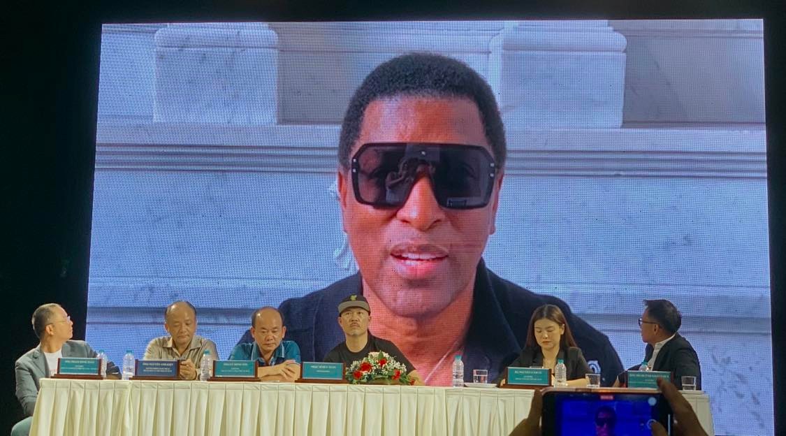 The organizers of the 2022 Ho Chi Minh City International Music Festival announce the participation of Babyface - an American musician who has won 12 Grammy Awards - at a press conference, November 11, 2022. Photo: Bao Anh / Tuoi Tre News
