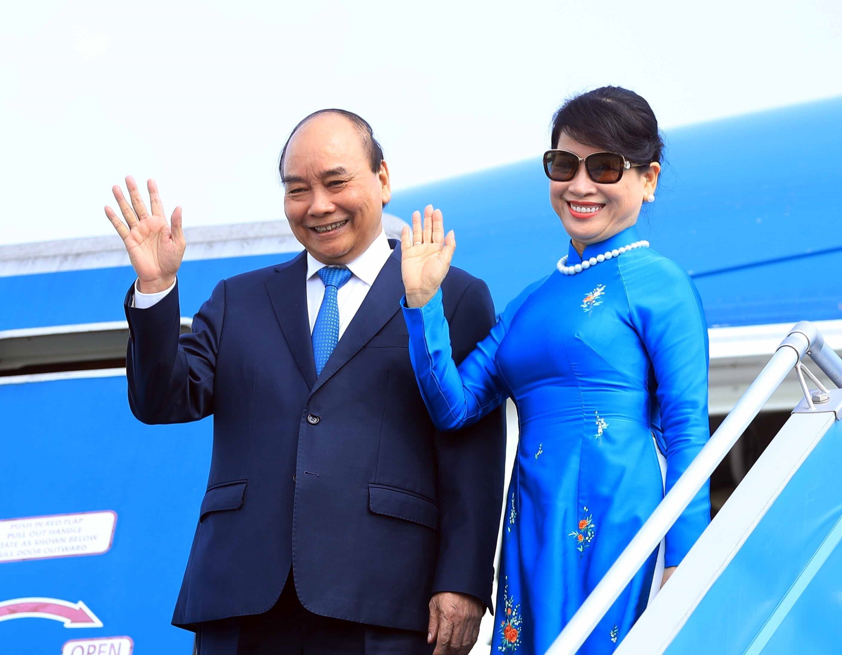 Vietnam president heads to Thailand for official visit, APEC meeting